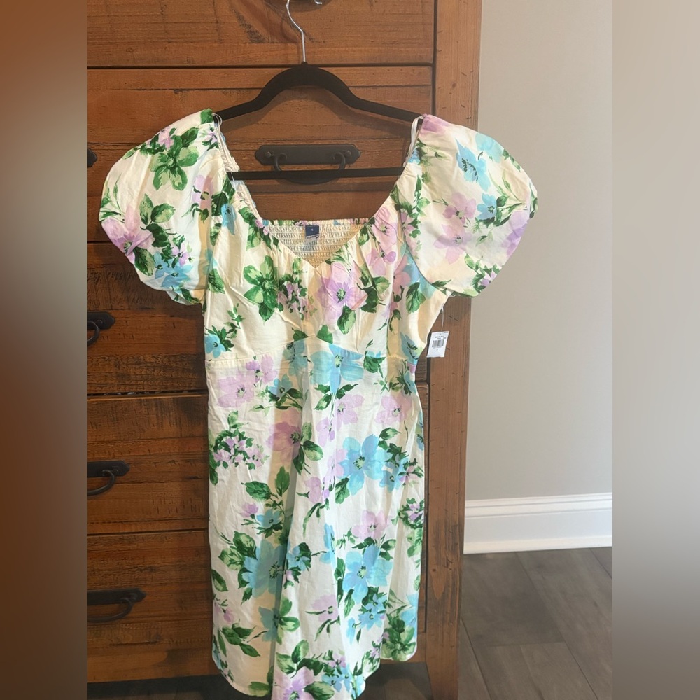 Old Navy Floral Puff Sleeve Dress